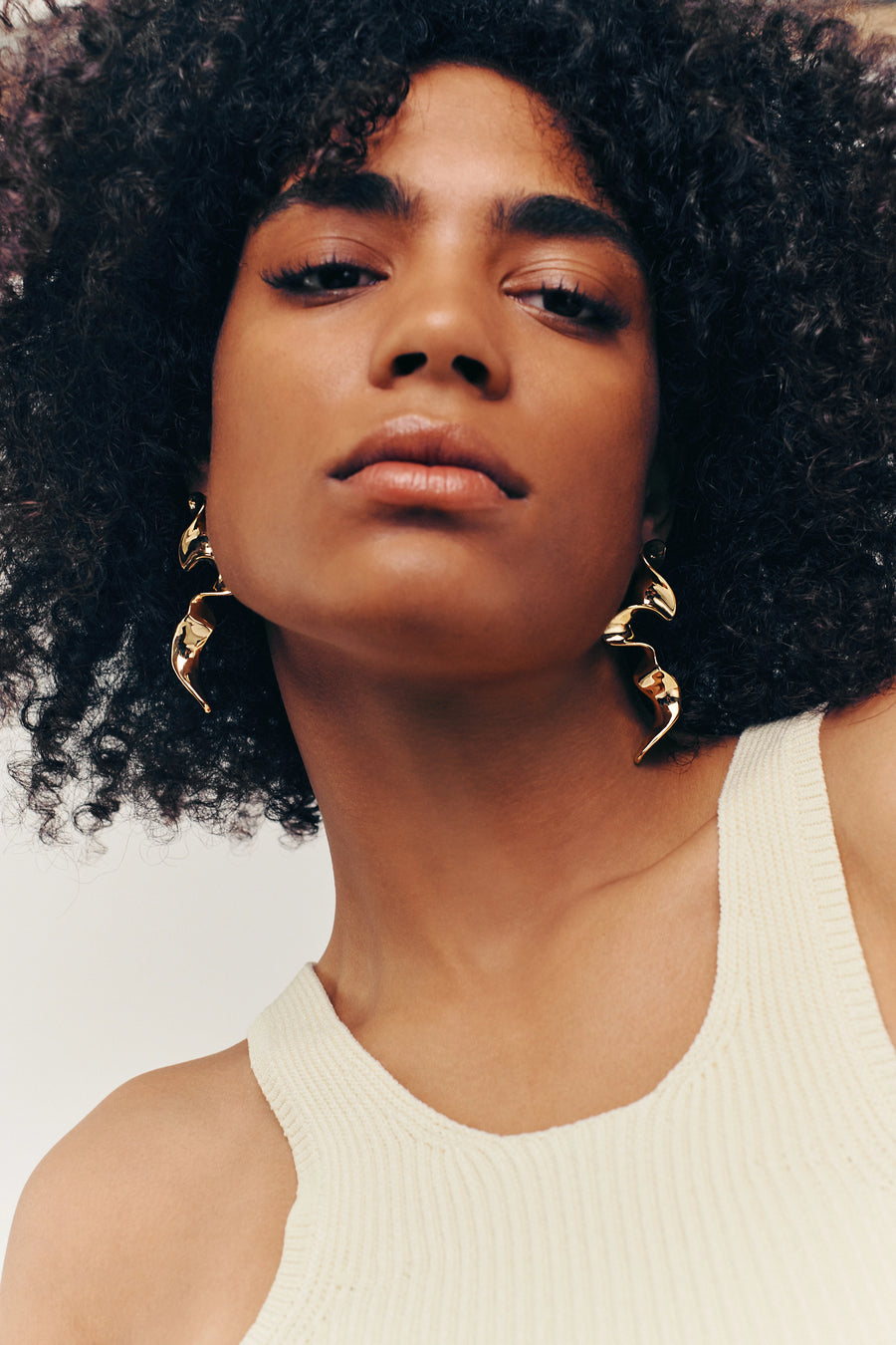 SIERRA DROPS. Drop earrings featuring a ruffled ribbon design, 18K gold vermeil, handmade, hypoallergenic, water-resistant