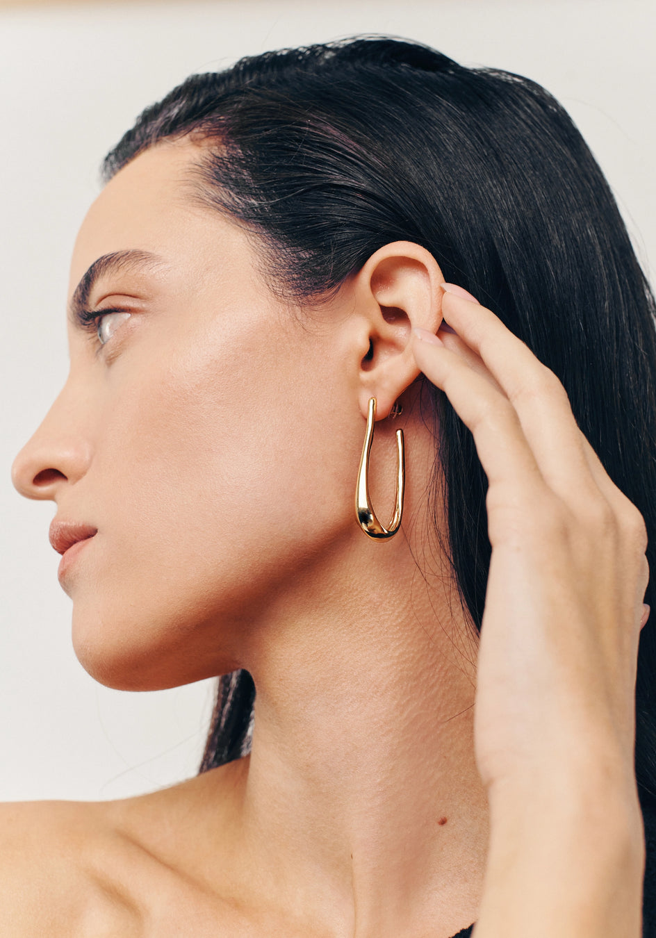 ATARAXIA Earrings. Elongated elliptical hoops, 18K gold vermeil, handmade, hypoallergenic, water-resistant